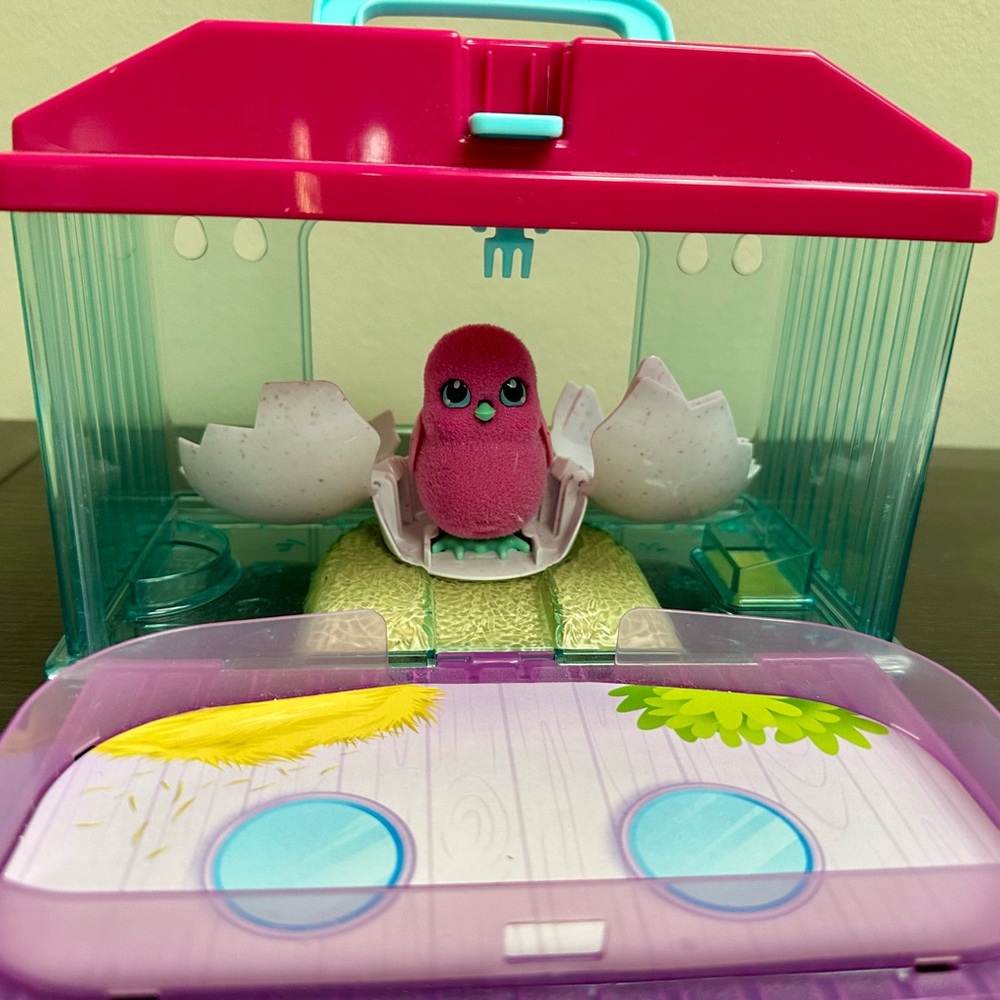 Little Live Pink Bird Toy with Egg - sings and hops